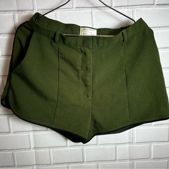 Green High Waist Shorts by love & liberty juniors size L - Picture 3 of 8
